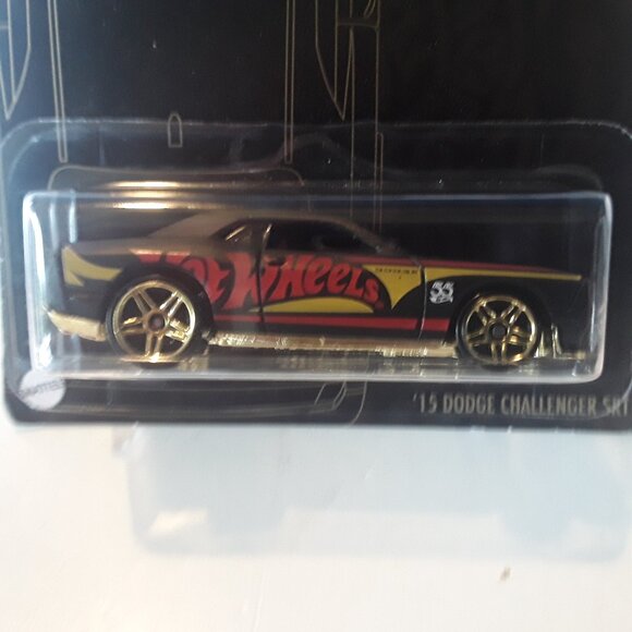 Hotwheels 55-2015 Dodge Challenger SRT sealed in package - Picture 2 of 4